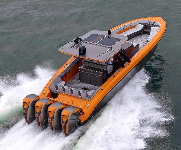 Le choix d'une motorisation puissante sur un bateau à moteur - Band of  Boats, achat et vente de bateaux neufs et d'occasion