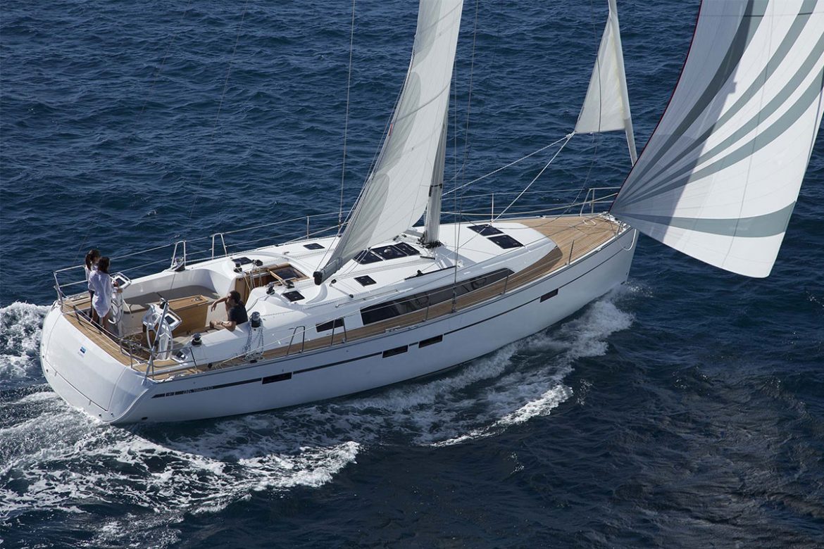 Prueba de barco : ¡el Bavaria 46 Cruiser, un velero manejable y rápido!