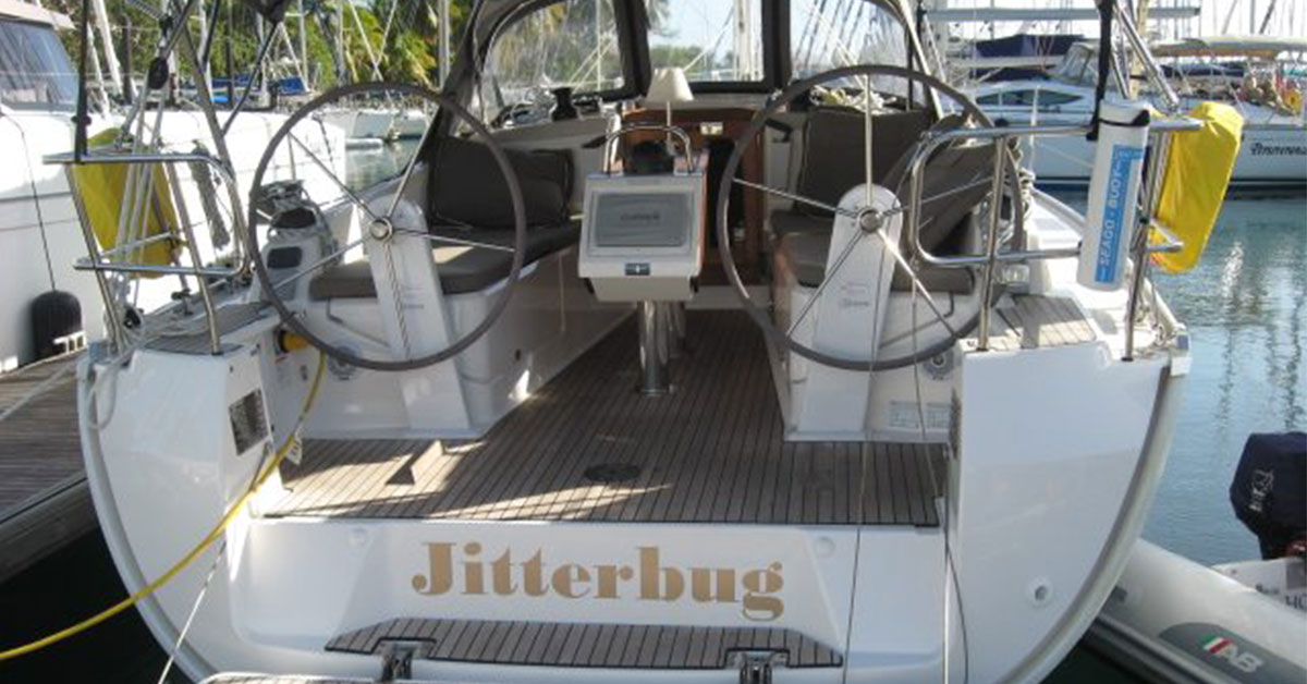 cockpit et barre du lagoon 42