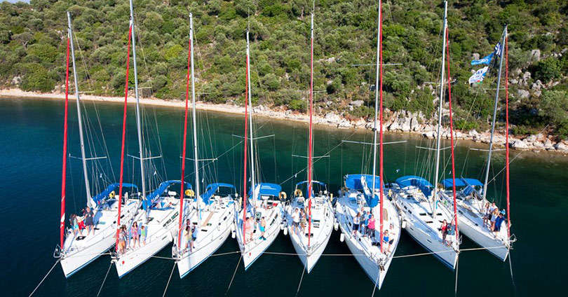 fleet-sailboat-sunsail